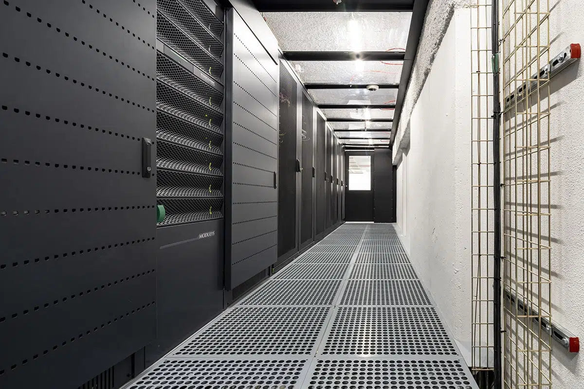 Data Center Raised Flooring Dubai | Server Room Flooring UAE
